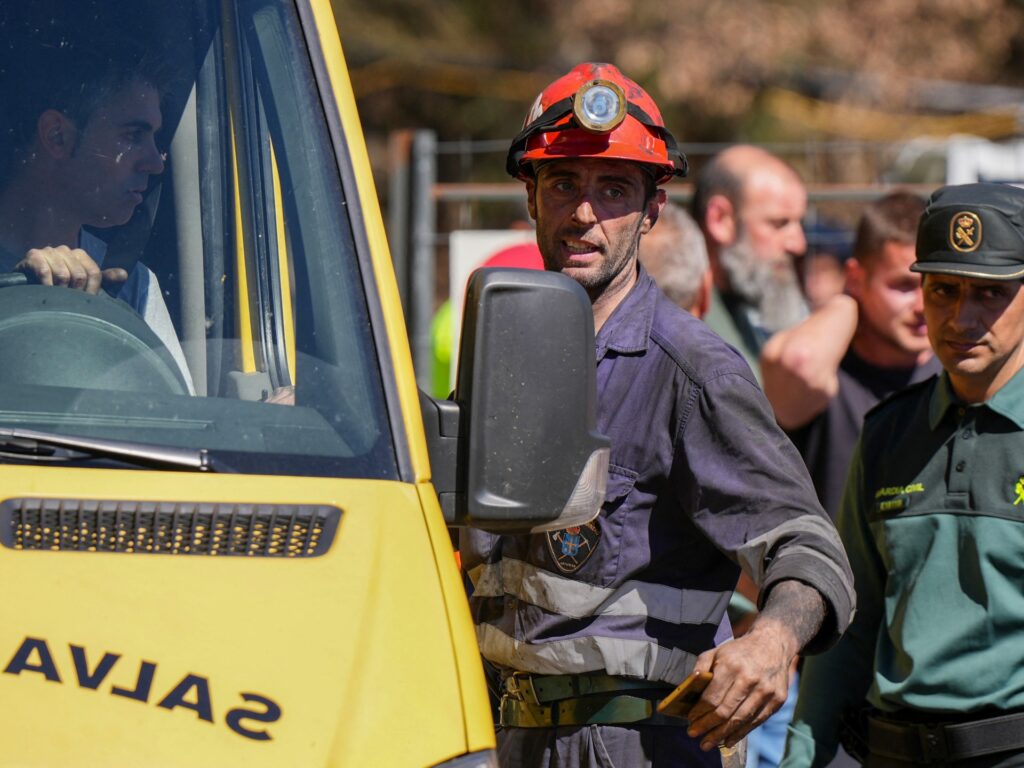 AFP 20250331 38KD6NX v1 HighRes SpainAccidentMiningEmergency 1743438851