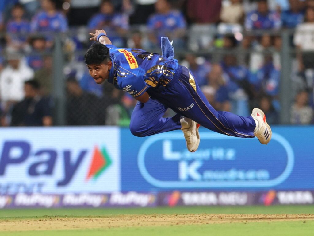 2025 03 31T142537Z 753714954 UP1EL3V142OXL RTRMADP 3 CRICKET IPL MI KKR 1743479144